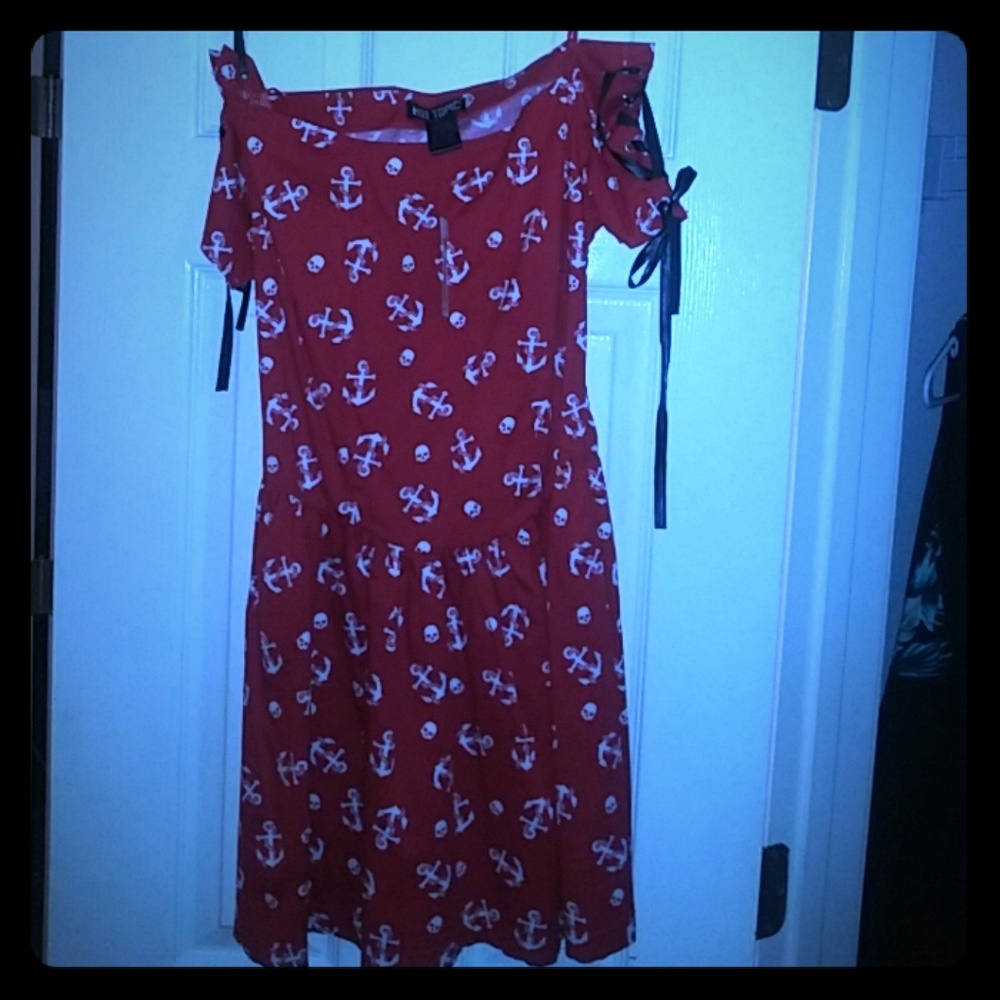 Never worn hot topic red light weight